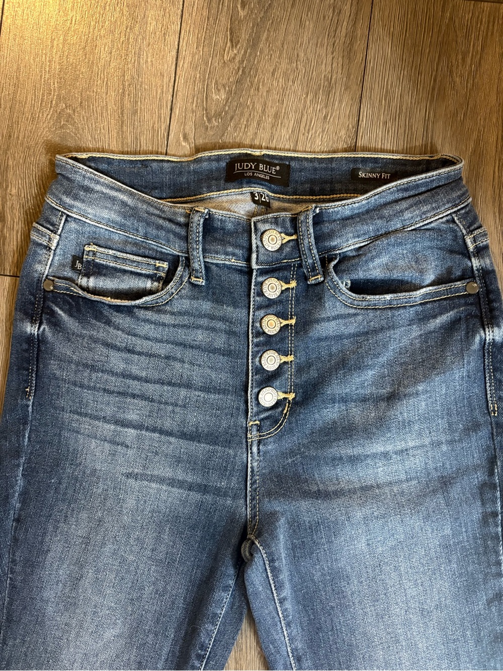 Judy Blue Mid-Blue Skinny Jeans with Button-Fly. Brand New